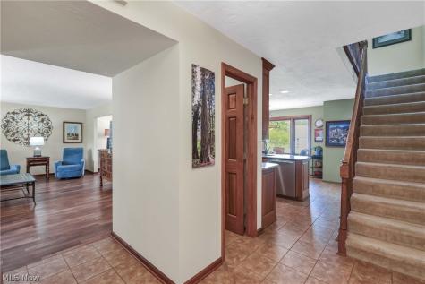 152 Woodridge Drive Elyria OH 44035