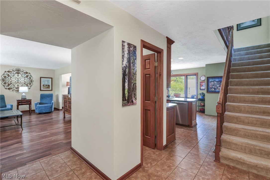 152 Woodridge Drive Elyria OH 44035
