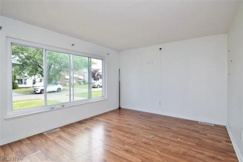 8115 Liberty Avenue Parma OH 44129