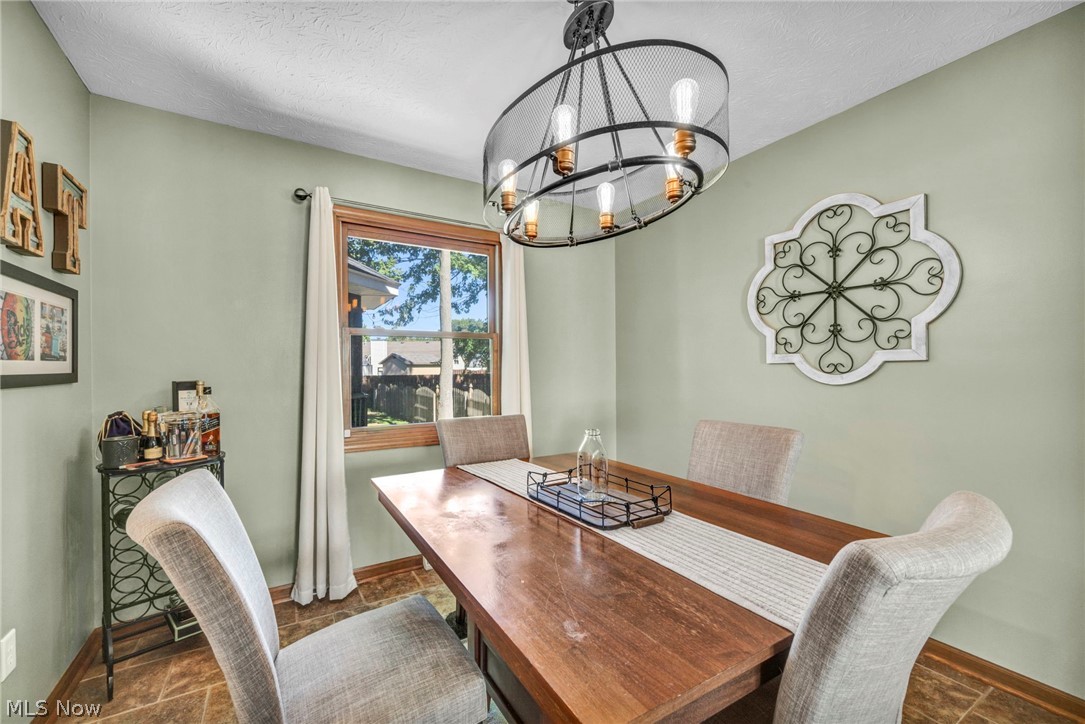 352 Carol Lane Elyria OH 44035
