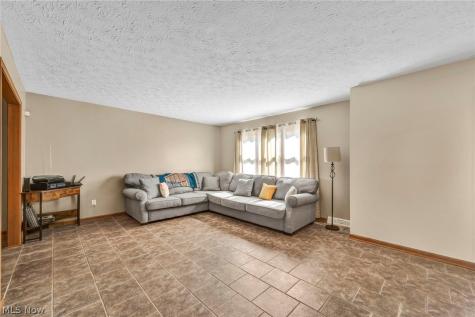 352 Carol Lane Elyria OH 44035