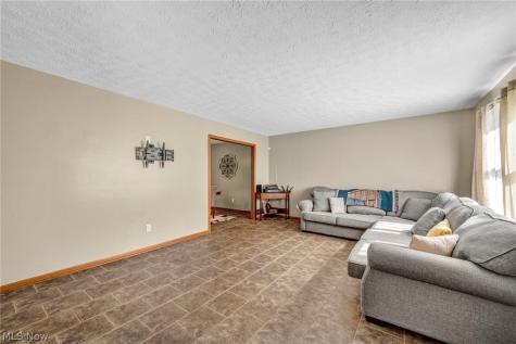 352 Carol Lane Elyria OH 44035