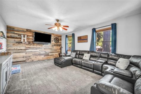 352 Carol Lane Elyria OH 44035