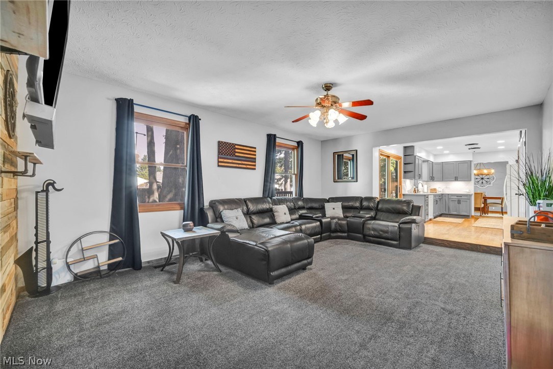 352 Carol Lane Elyria OH 44035