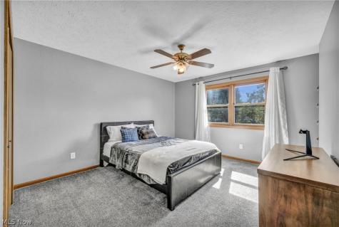 352 Carol Lane Elyria OH 44035