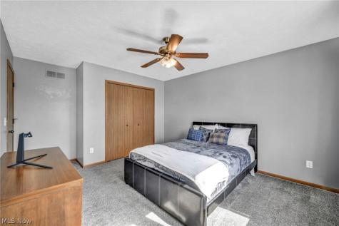 352 Carol Lane Elyria OH 44035
