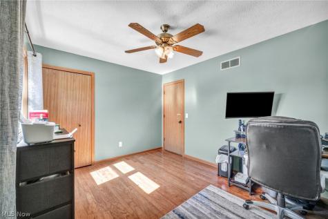352 Carol Lane Elyria OH 44035
