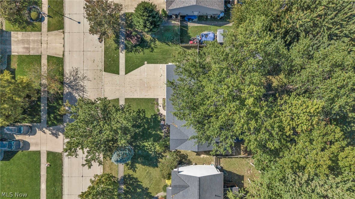 352 Carol Lane Elyria OH 44035