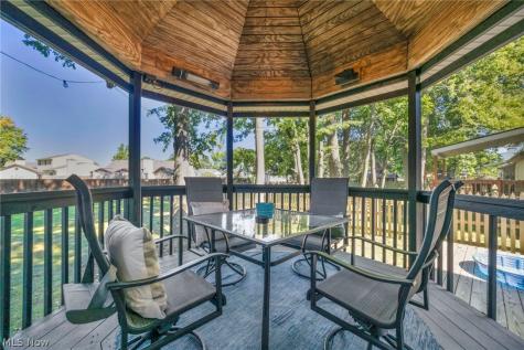 352 Carol Lane Elyria OH 44035