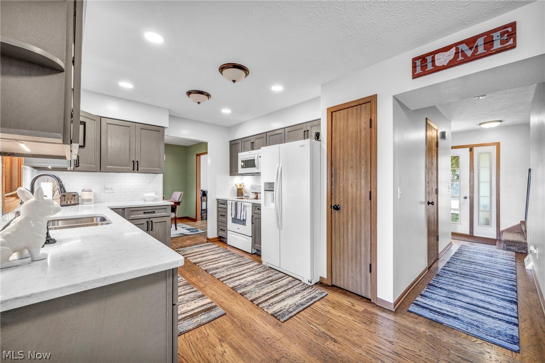 352 Carol Lane Elyria OH 44035