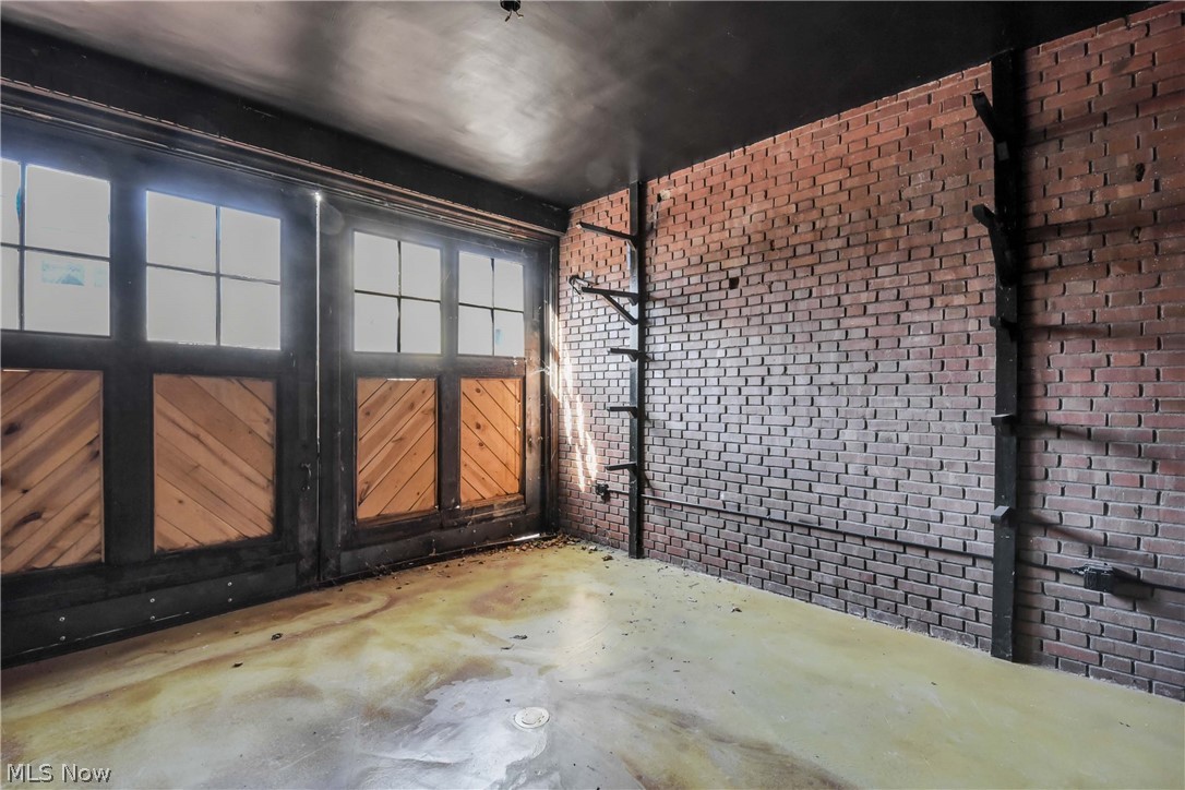 10 E Hanna Lane Bratenahl OH 44108