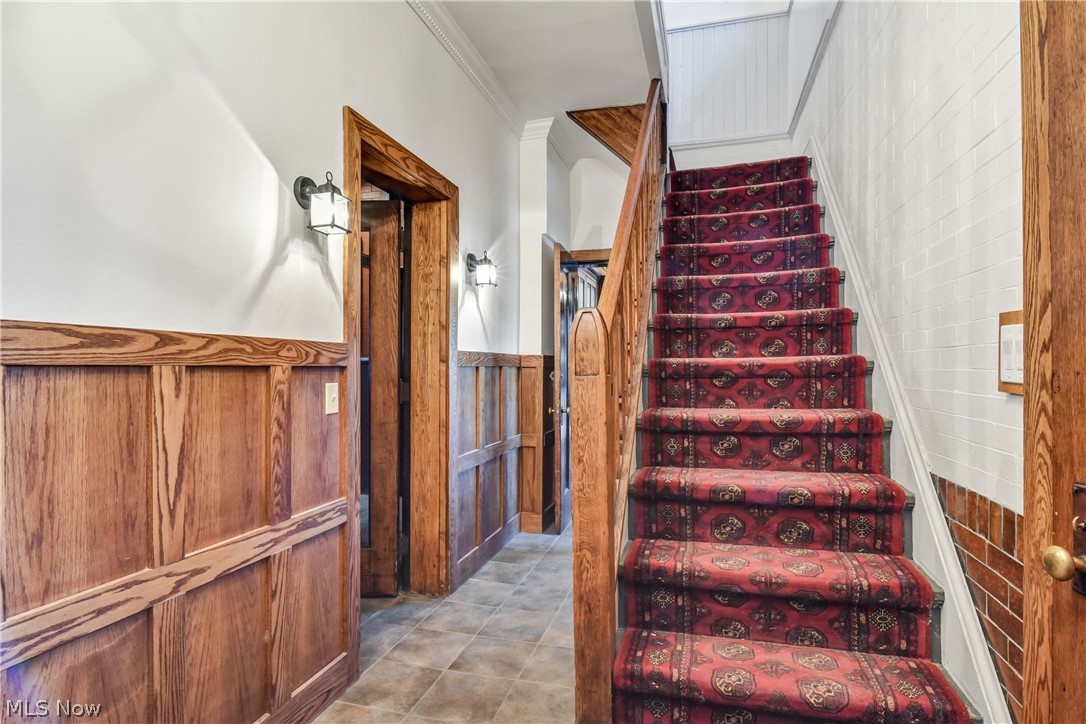 10 E Hanna Lane Bratenahl OH 44108