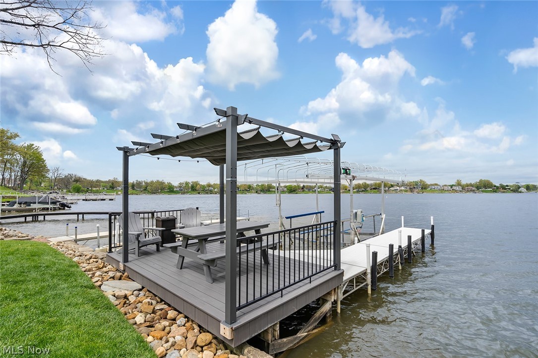 641 Driftwood Street Lake Milton OH 44429