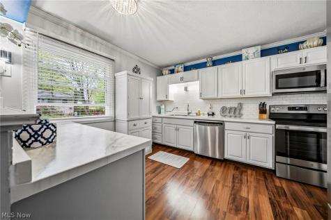 2592 Cherry Blossom Circle Stow OH 44224