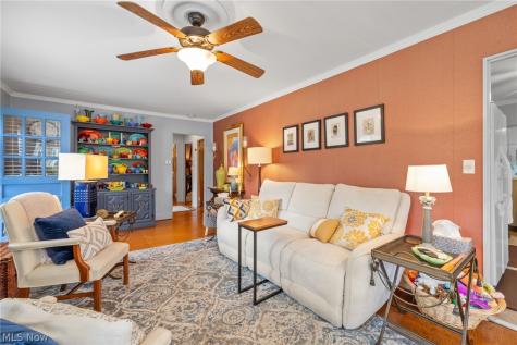 884 Monmouth Drive Akron OH 44313