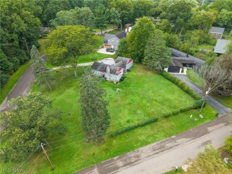 884 Monmouth Drive Akron OH 44313