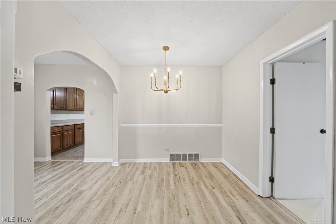 19320 Shoreland Avenue Rocky River OH 44116