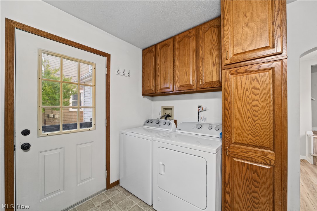 19320 Shoreland Avenue Rocky River OH 44116