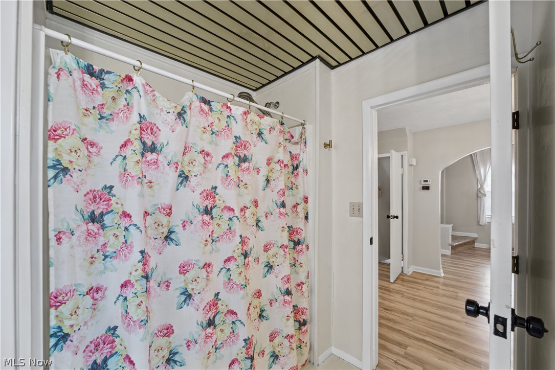 19320 Shoreland Avenue Rocky River OH 44116