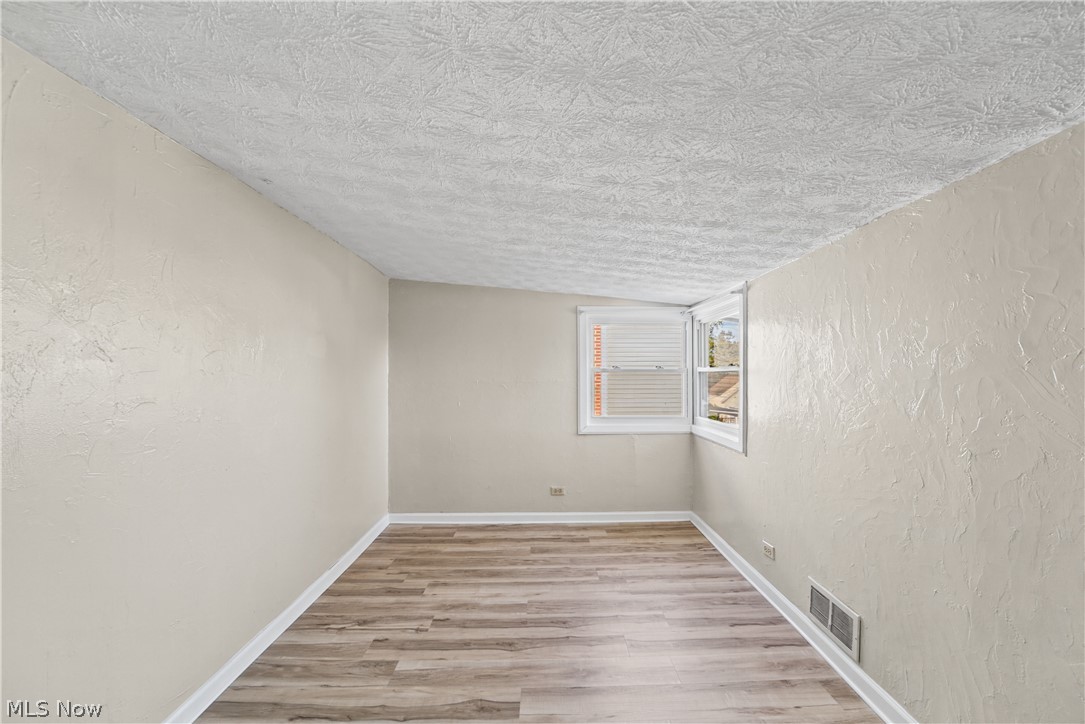 19320 Shoreland Avenue Rocky River OH 44116