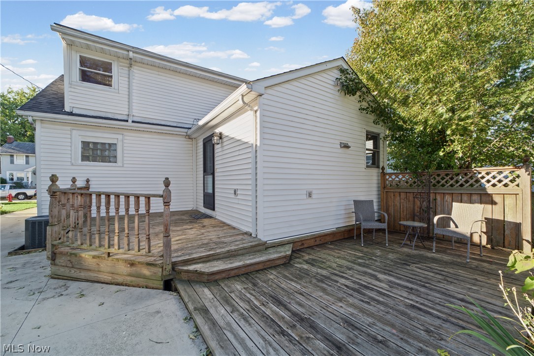 19320 Shoreland Avenue Rocky River OH 44116