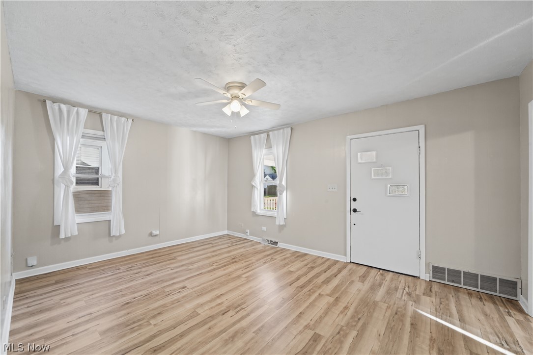19320 Shoreland Avenue Rocky River OH 44116