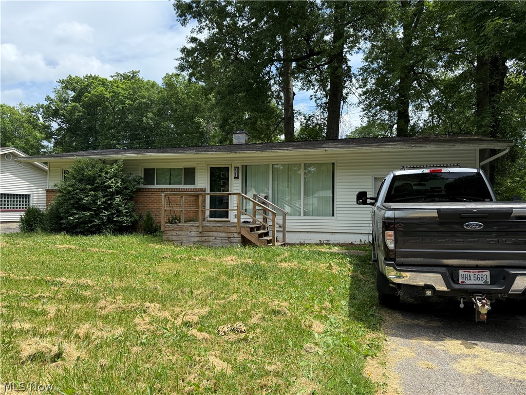 2368 Montgomery Avenue NW Warren OH 44485