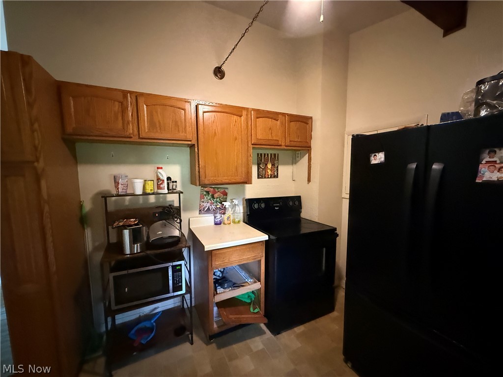 2368 Montgomery Avenue NW Warren OH 44485