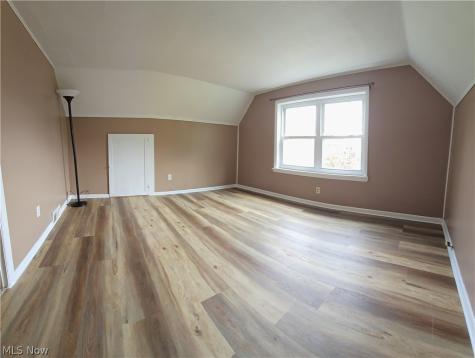 1422 Graber Drive Lakewood OH 44107