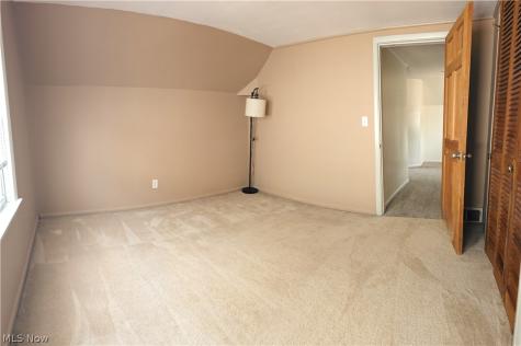 1422 Graber Drive Lakewood OH 44107
