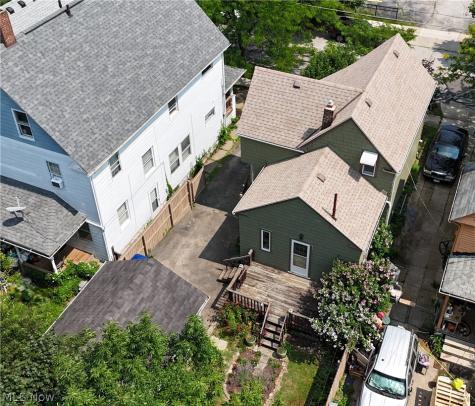 1422 Graber Drive Lakewood OH 44107