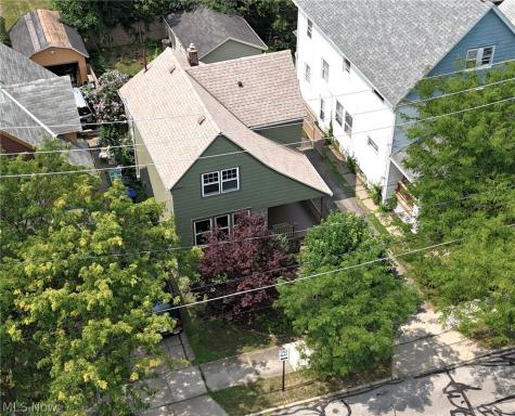 1422 Graber Drive Lakewood OH 44107