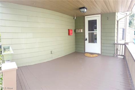 1422 Graber Drive Lakewood OH 44107