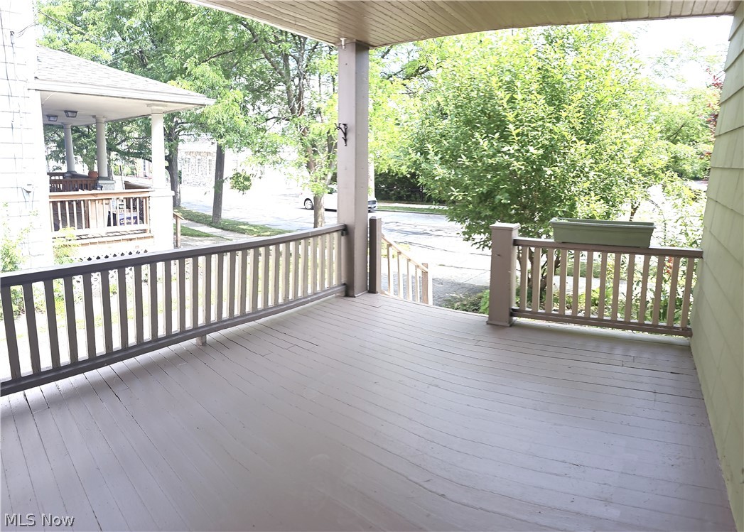 1422 Graber Drive Lakewood OH 44107