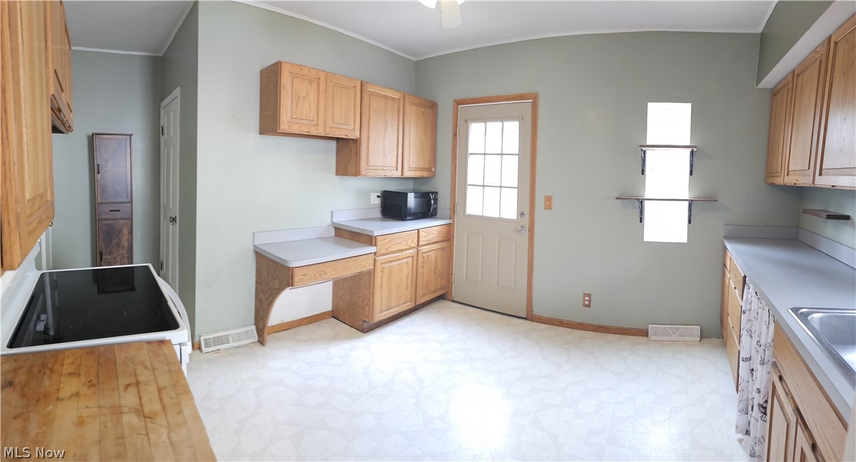1422 Graber Drive Lakewood OH 44107