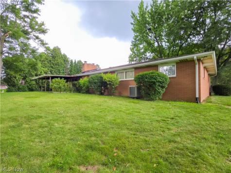1815 Glenmont Drive NW Canton OH 44708