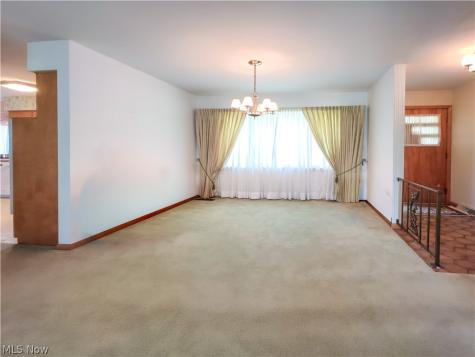 1815 Glenmont Drive NW Canton OH 44708