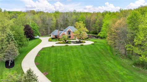 885 Mckee Trail Hinckley OH 44233