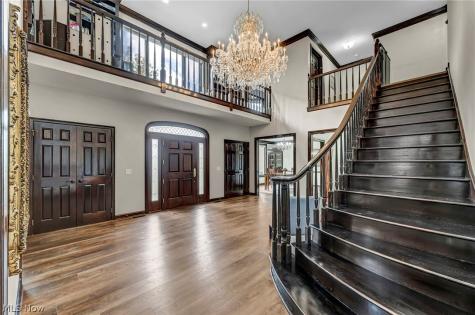 885 Mckee Trail Hinckley OH 44233