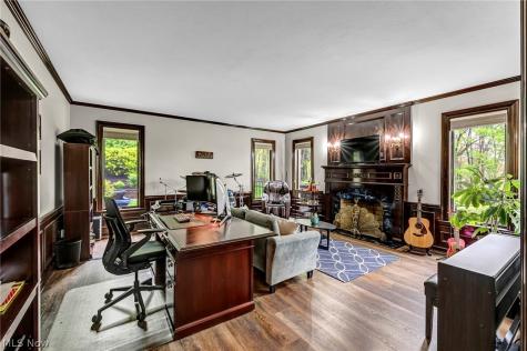 885 Mckee Trail Hinckley OH 44233