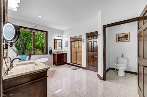 885 Mckee Trail Hinckley OH 44233