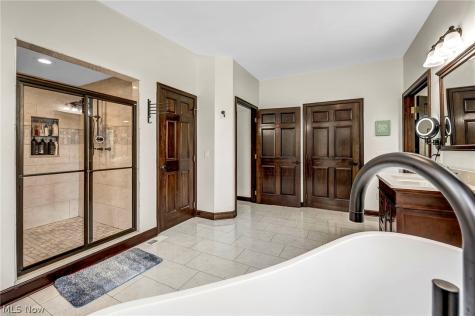 885 Mckee Trail Hinckley OH 44233