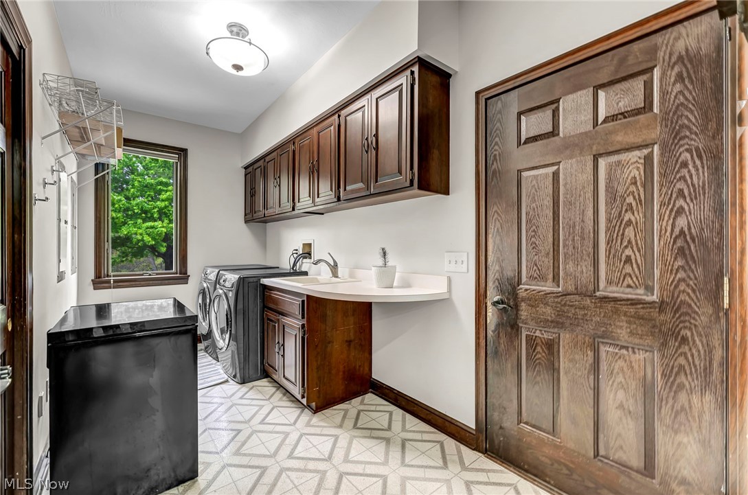 885 Mckee Trail Hinckley OH 44233