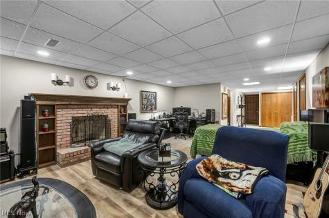 885 Mckee Trail Hinckley OH 44233