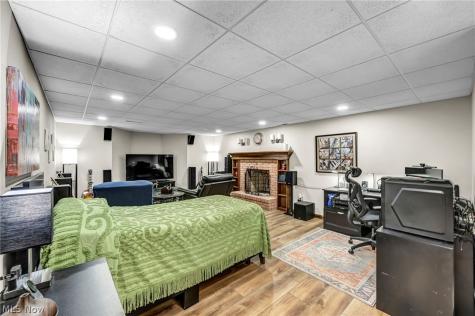 885 Mckee Trail Hinckley OH 44233