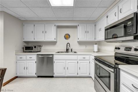 885 Mckee Trail Hinckley OH 44233