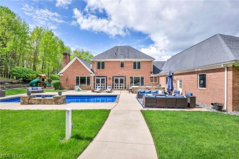 885 Mckee Trail Hinckley OH 44233