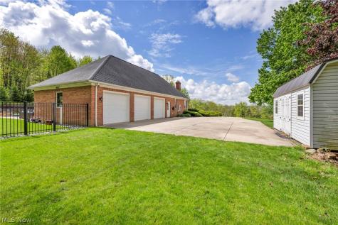 885 Mckee Trail Hinckley OH 44233