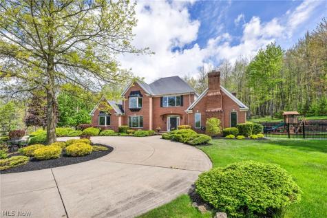 885 Mckee Trail Hinckley OH 44233