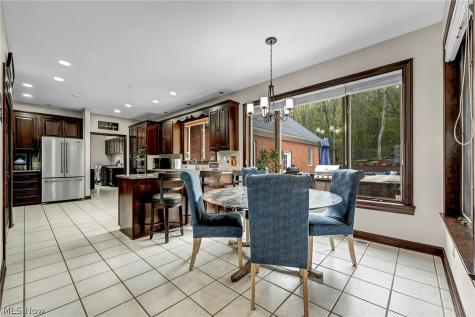 885 Mckee Trail Hinckley OH 44233
